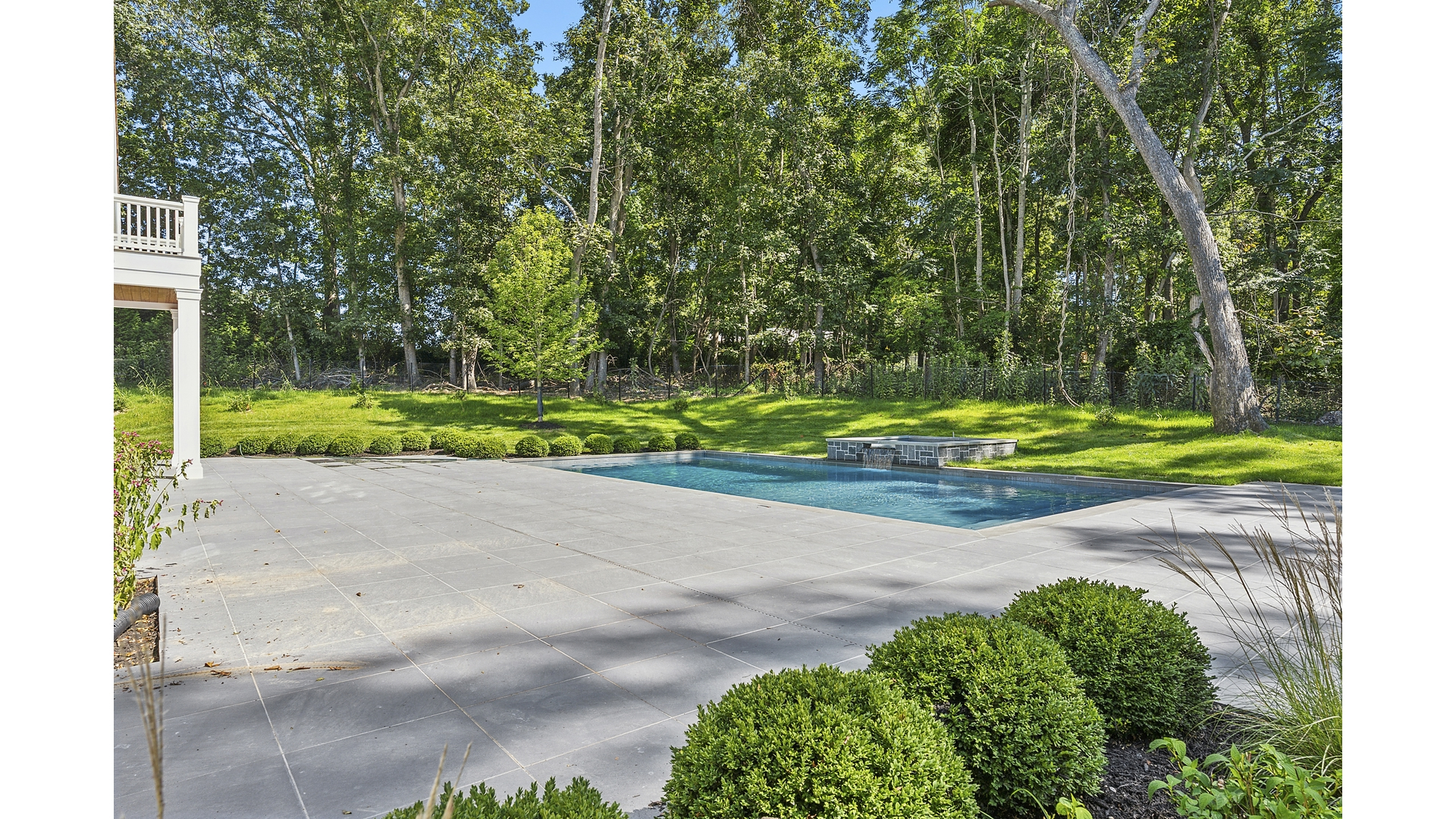 2524 Noyack Rd photo 9