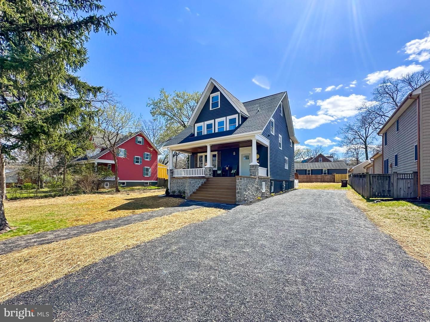 Backyard, Exterior, Facade, Queen Anne Victorian