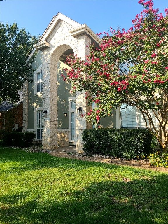 Exterior, Facade, None