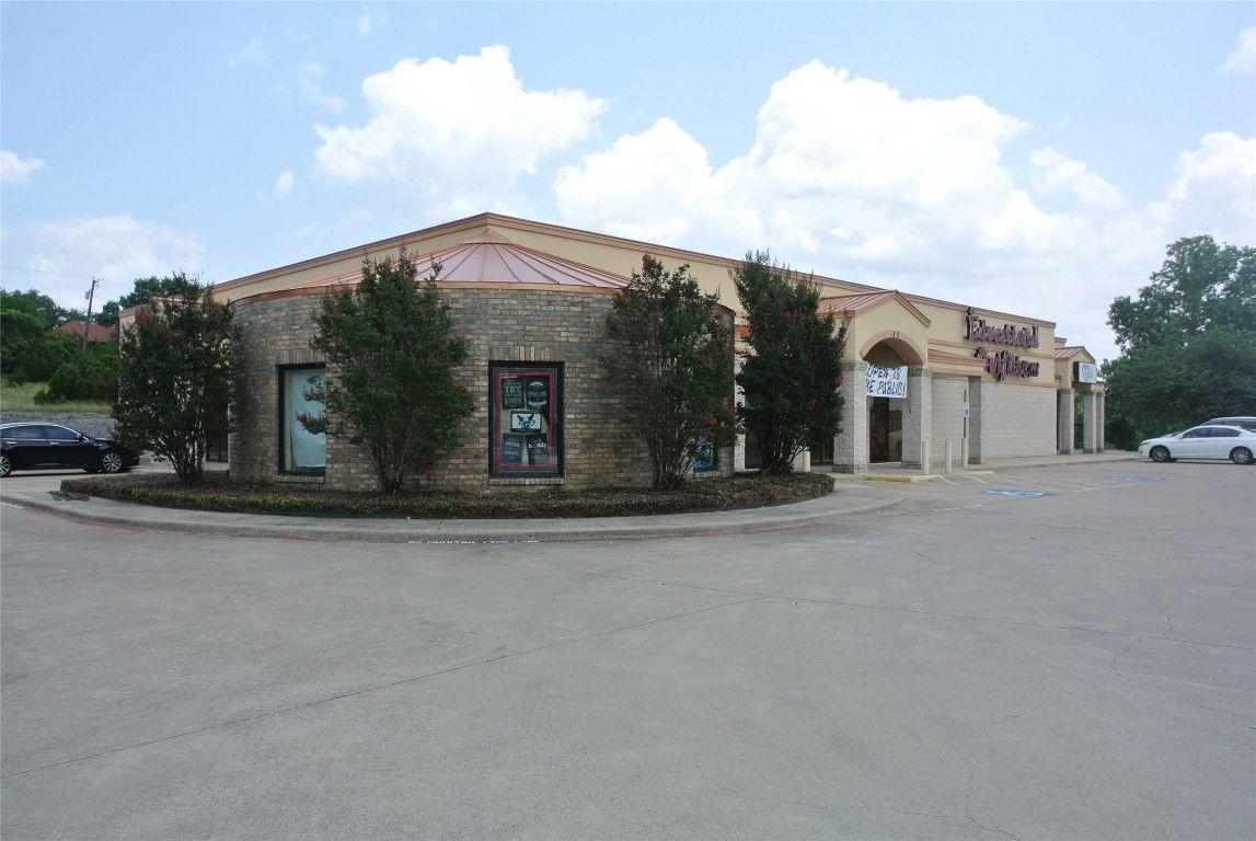 Exterior, Facade, Brick Facade, None