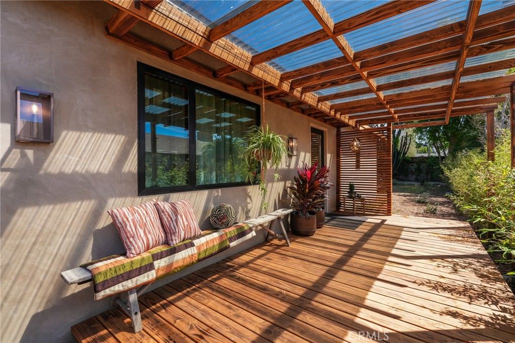 Exterior, Wood Texture Flooring