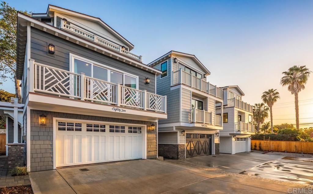 Attached, Exterior, Facade, American Craftsman