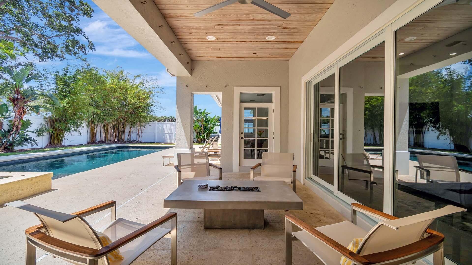 Exterior, Pool