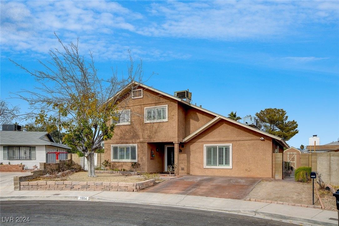 Exterior, Facade, American Craftsman
