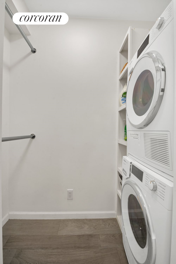 Interior, Utility Closets, Washer, Wood Texture Flooring