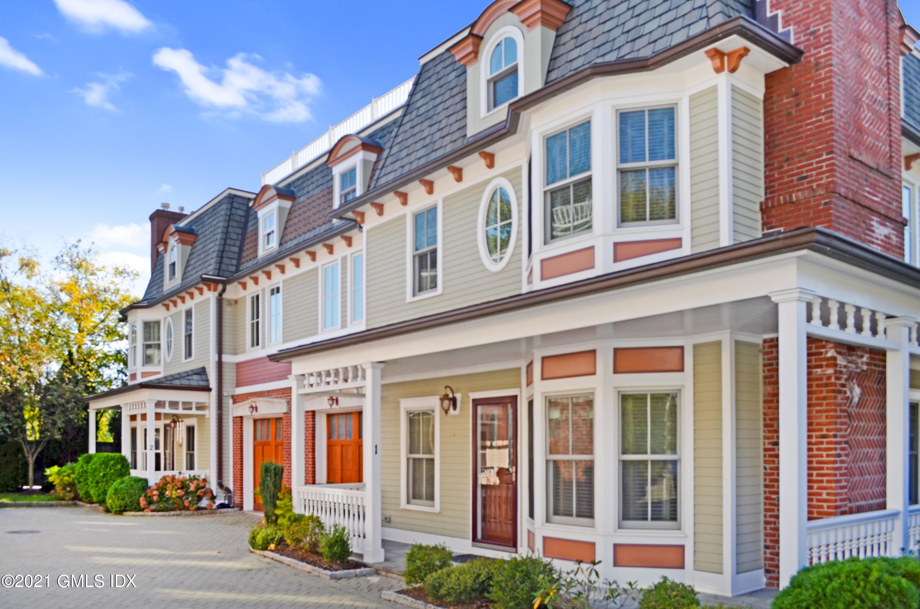 Exterior, Facade, Queen Anne Victorian