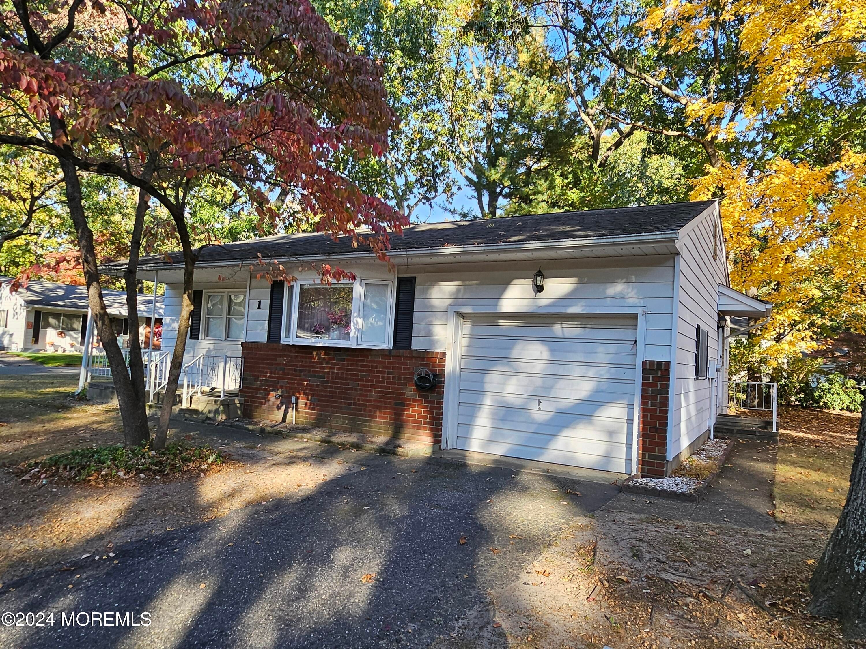 Detached Garage, Exterior