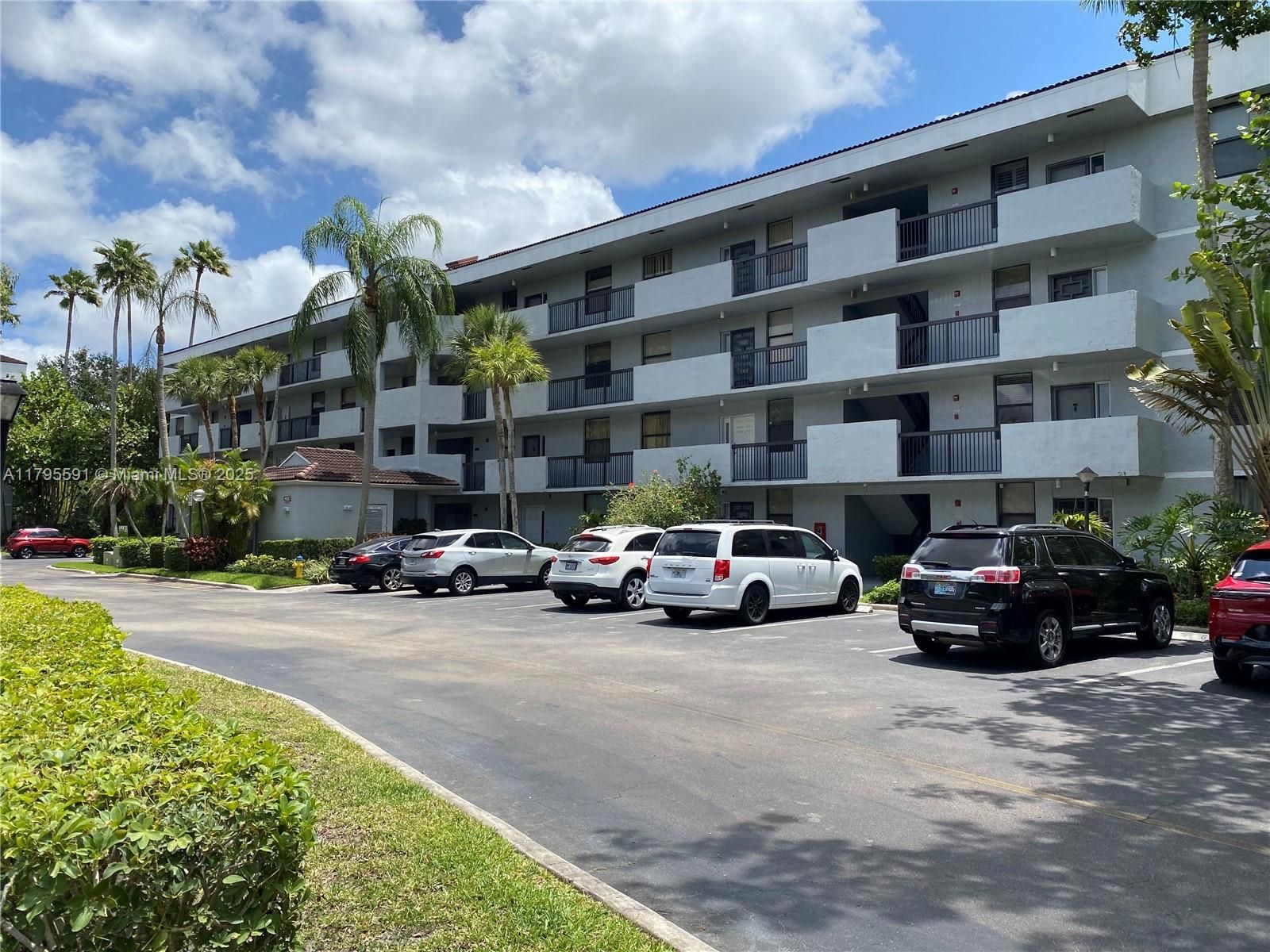 Exterior, Facade, Condo Building