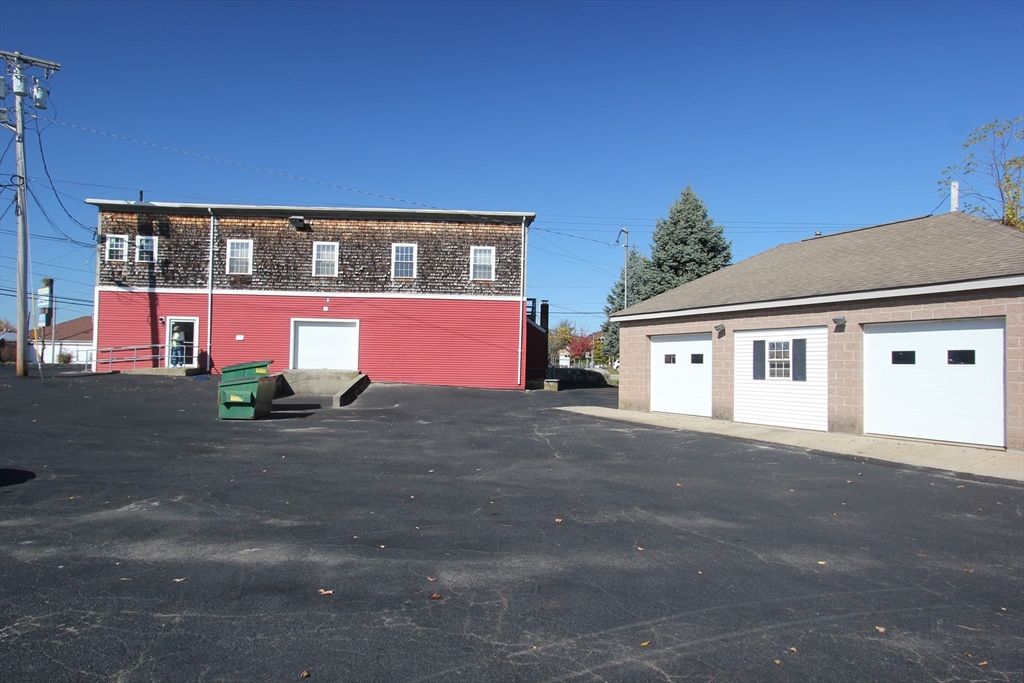 Detached Garage, Exterior