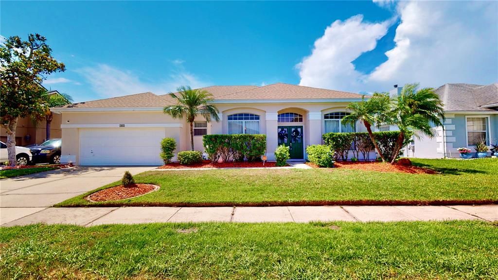 Attached, Exterior, Facade, Ranch