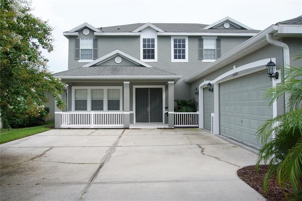 Attached, Exterior, Facade, American Craftsman