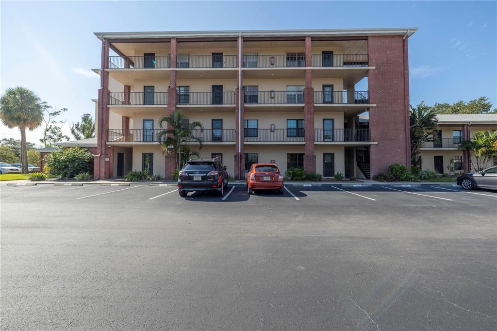 Exterior, Facade, Condo Building
