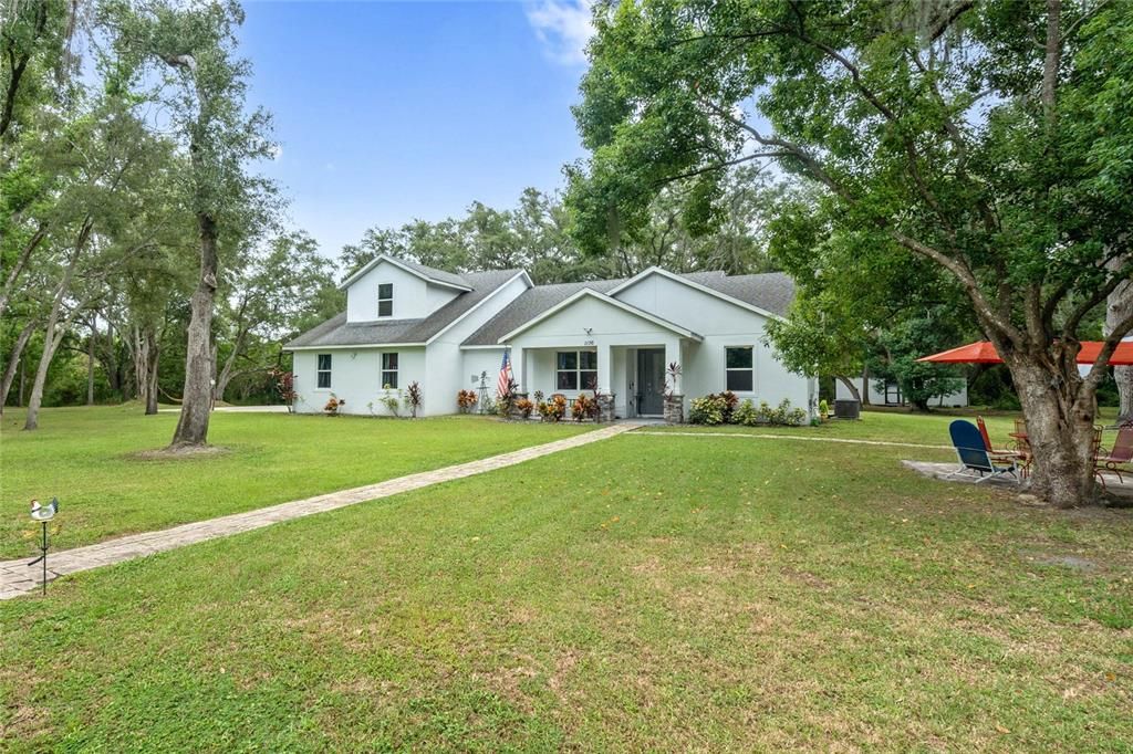Backyard, Exterior, Facade, Ranch