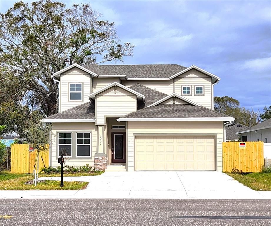 Attached, Exterior, Facade, American Craftsman