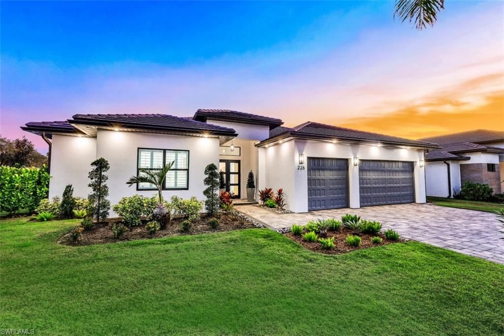 Attached, Backyard, Exterior, Facade, Mediterranean