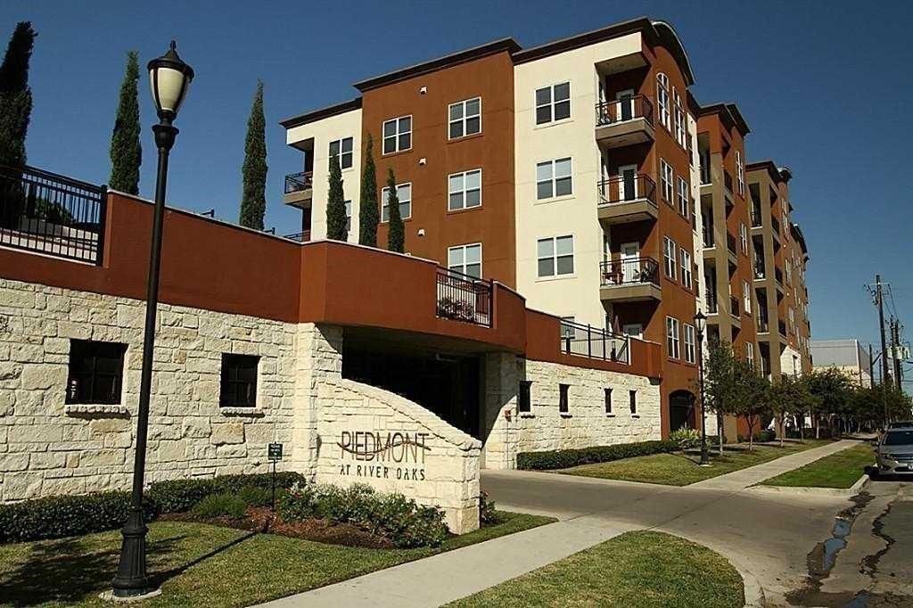 Exterior, Facade, Condo Building