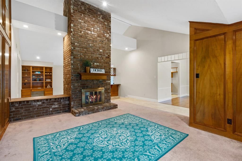 Fireplace, Interior, Recessed Lighting