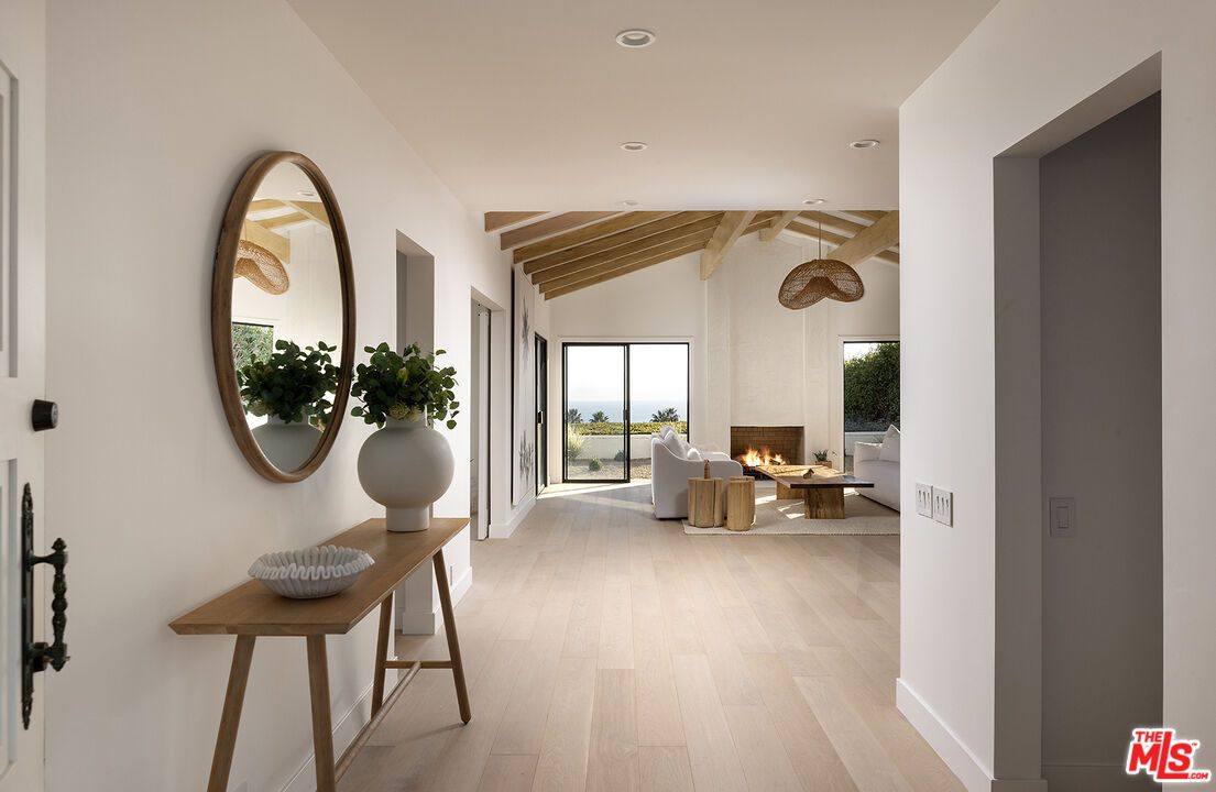 Interior, Living room, Pendant Lights, Recessed Lighting, Wooden Beams, Wooden Ceilings, Wood Texture Flooring