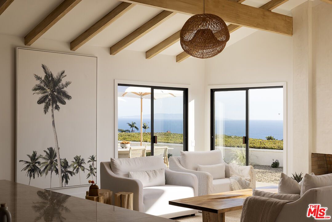 Interior, Living room, Pendant Lights, Water, Wooden Beams