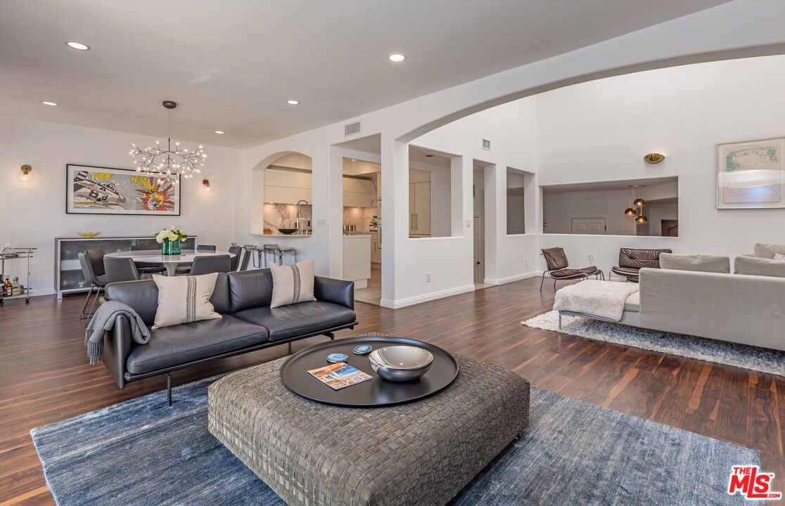 Dining room, Interior, Living room, Pendant Lights, Recessed Lighting, Wood Texture Flooring