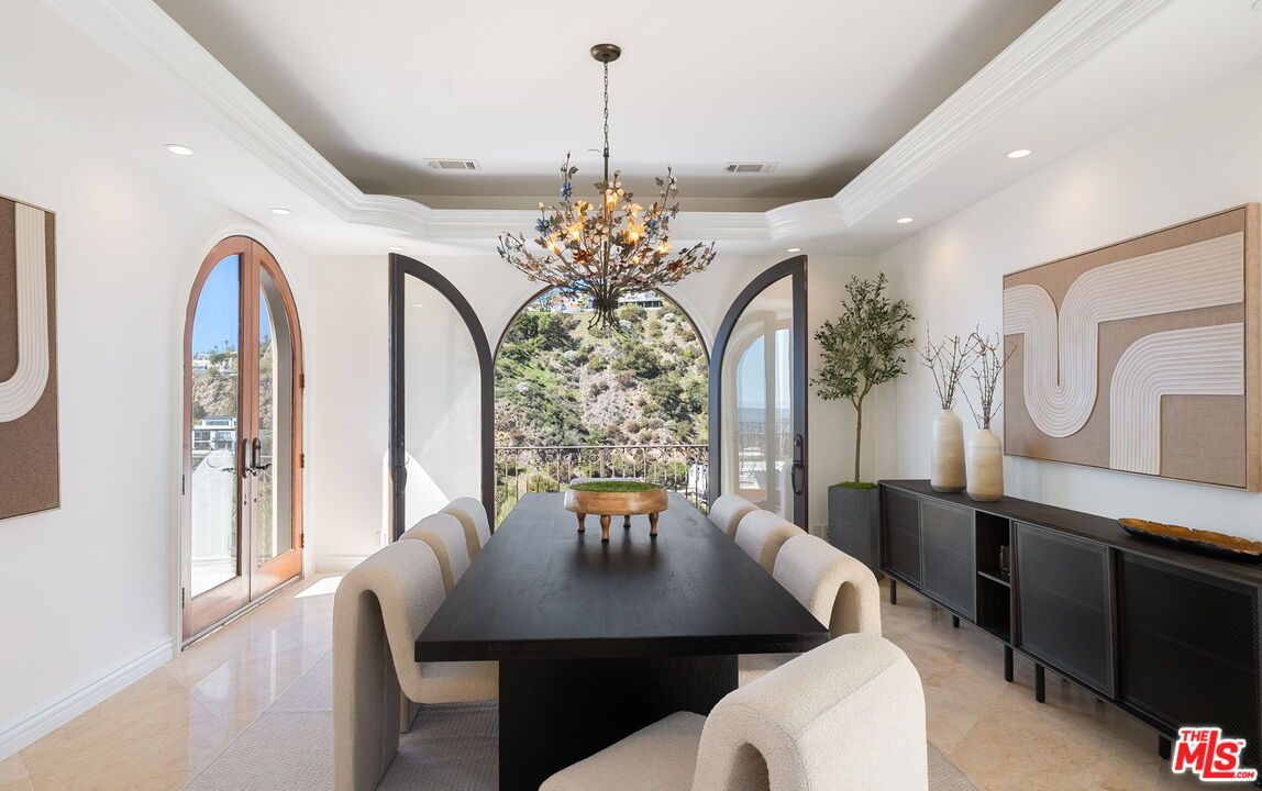 Chandelier, Dining room, Interior, Pendant Lights, Recessed Lighting