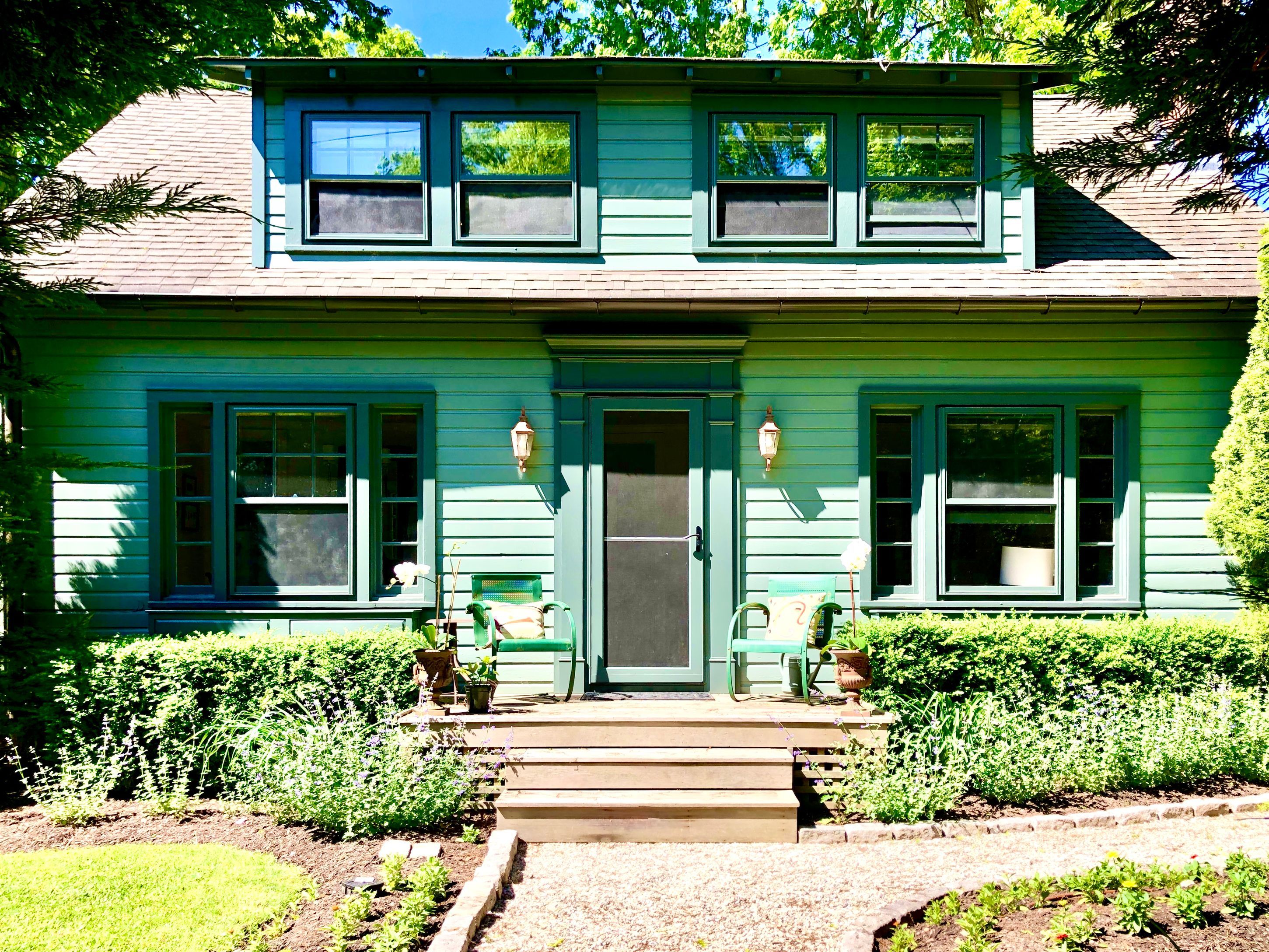 Exterior, Facade, American Foursquare