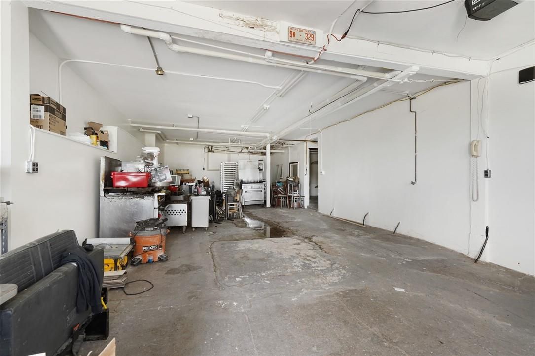 Garage, Interior