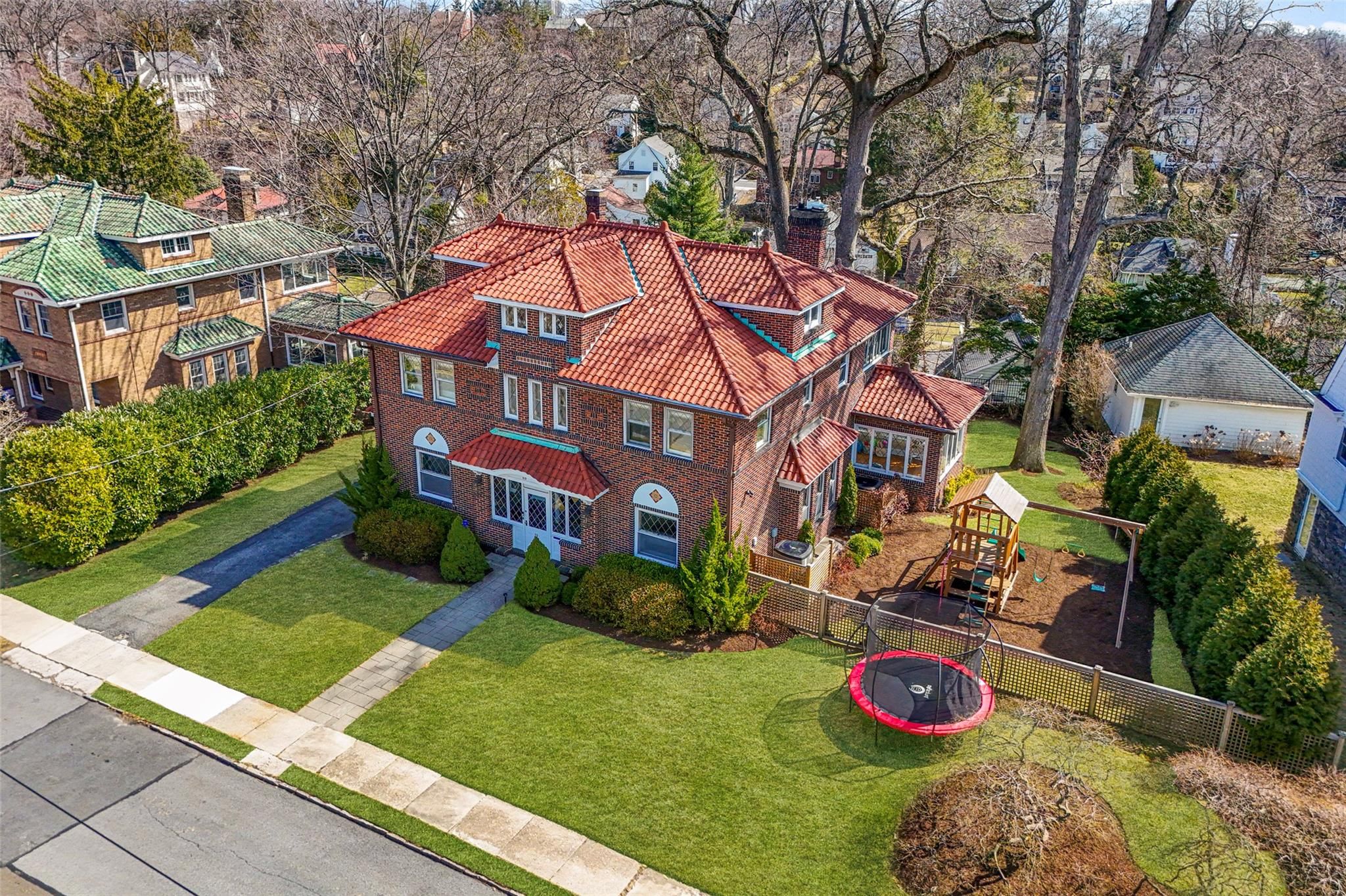 Exterior, Drone