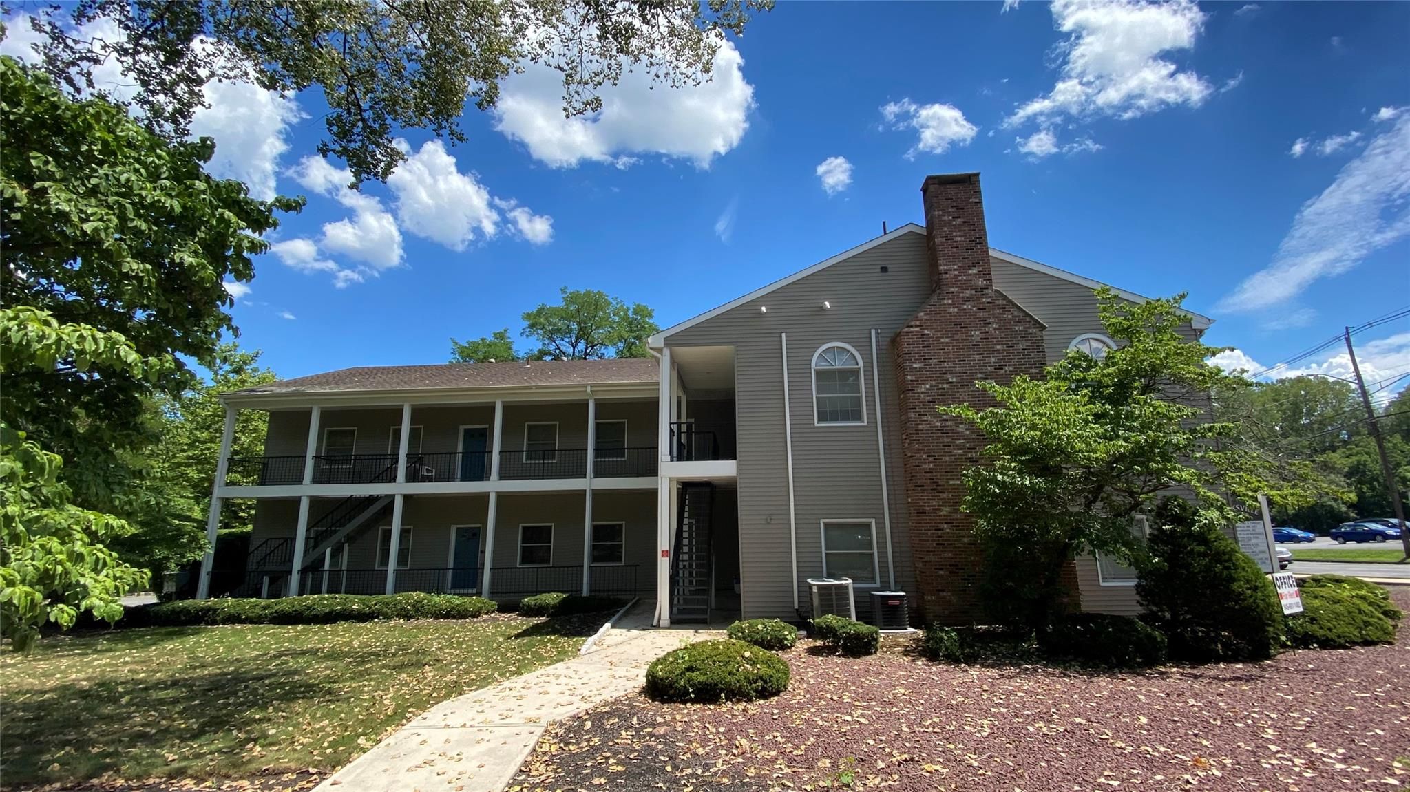 Exterior, Facade, Brick Facade, Georgian