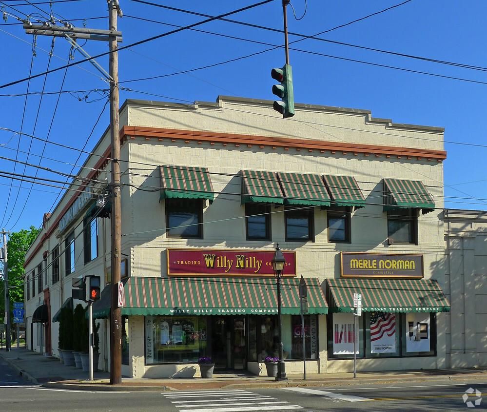 Exterior, Facade, None