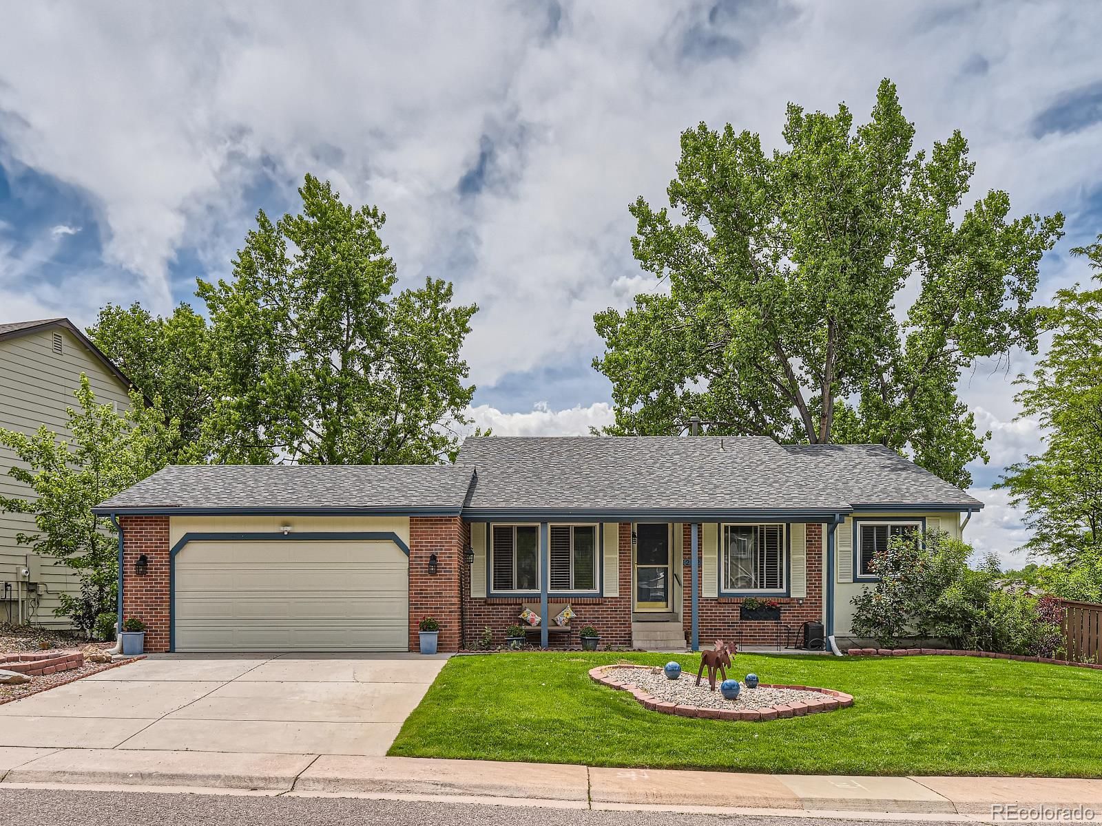 Attached, Exterior, Facade, Brick Facade, Ranch