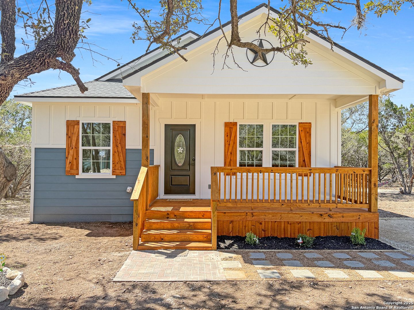 Exterior, Facade, American Craftsman