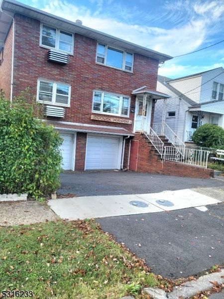 Attached, Exterior, Facade, Brick Facade, Rowhouse