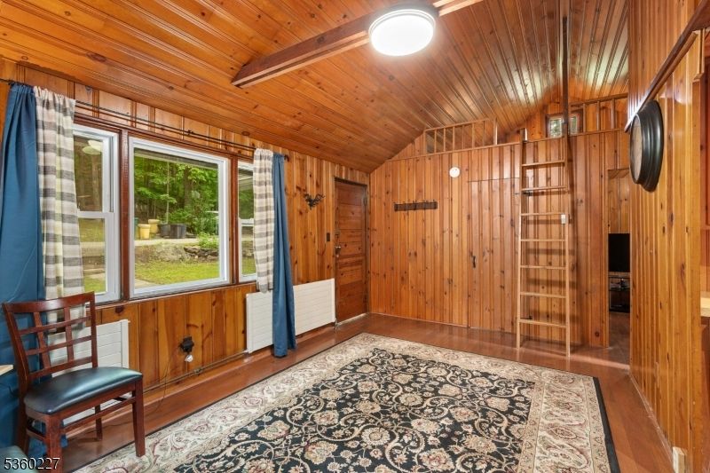 Empty room, Interior, Wooden Beams, Wooden Ceilings, Wood Texture Flooring, Wooden Walls