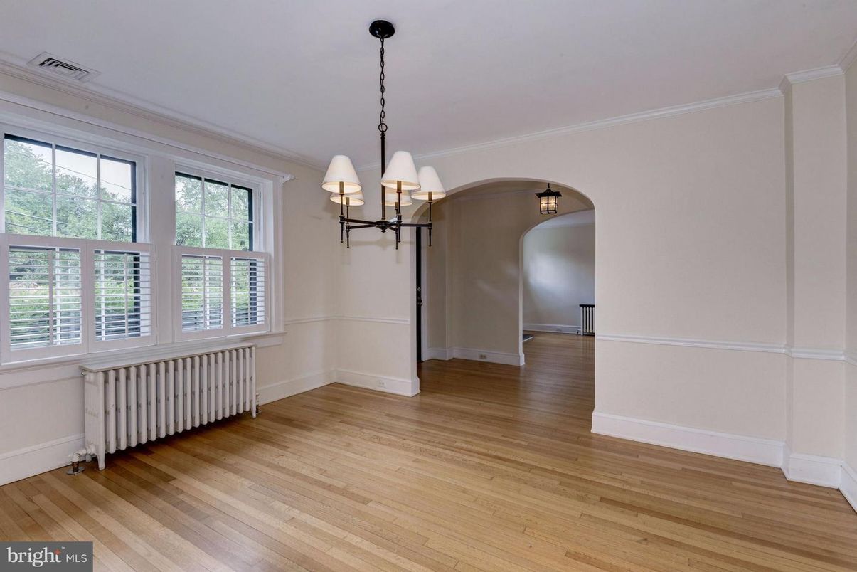 Chandelier, Empty room, Interior, Wood Texture Flooring
