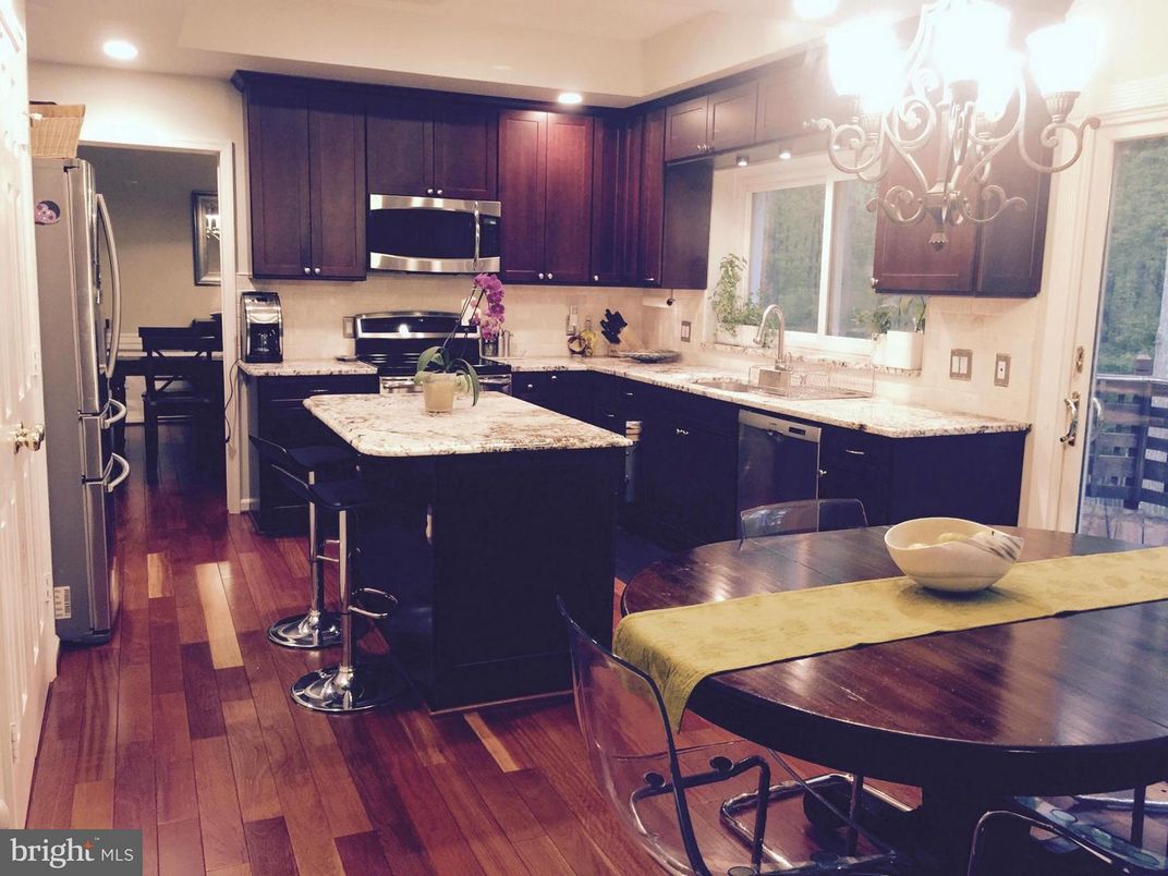Chandelier, Dining room, Interior, Kitchen, Recessed Lighting, Wood Texture Flooring