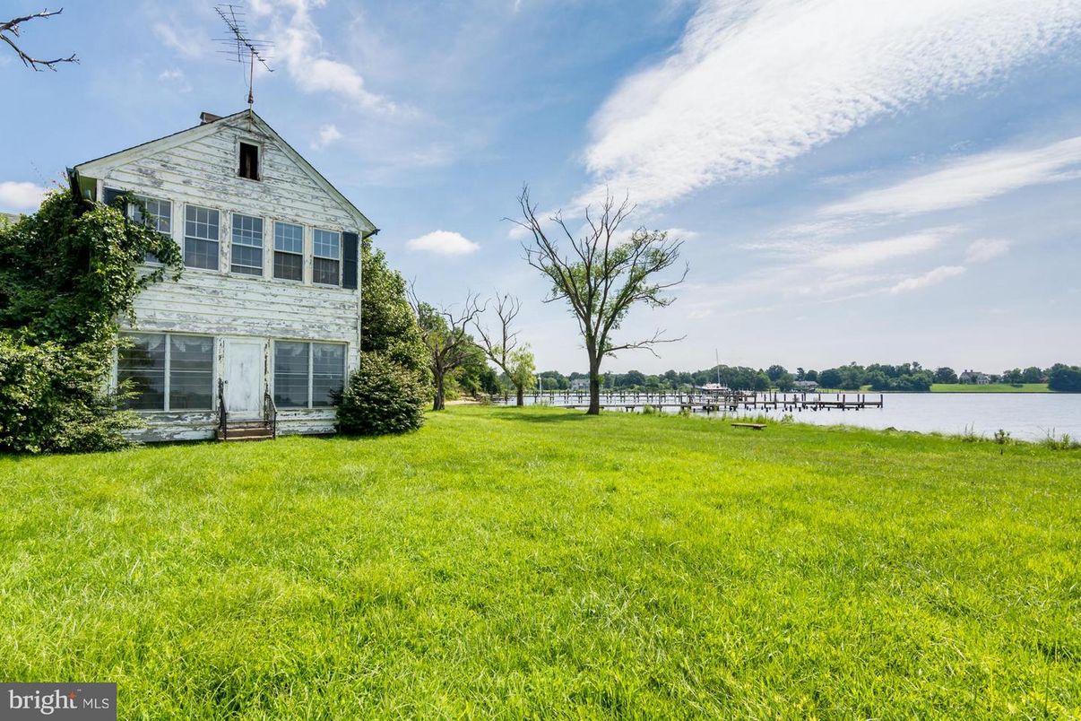 Backyard, Exterior, Water