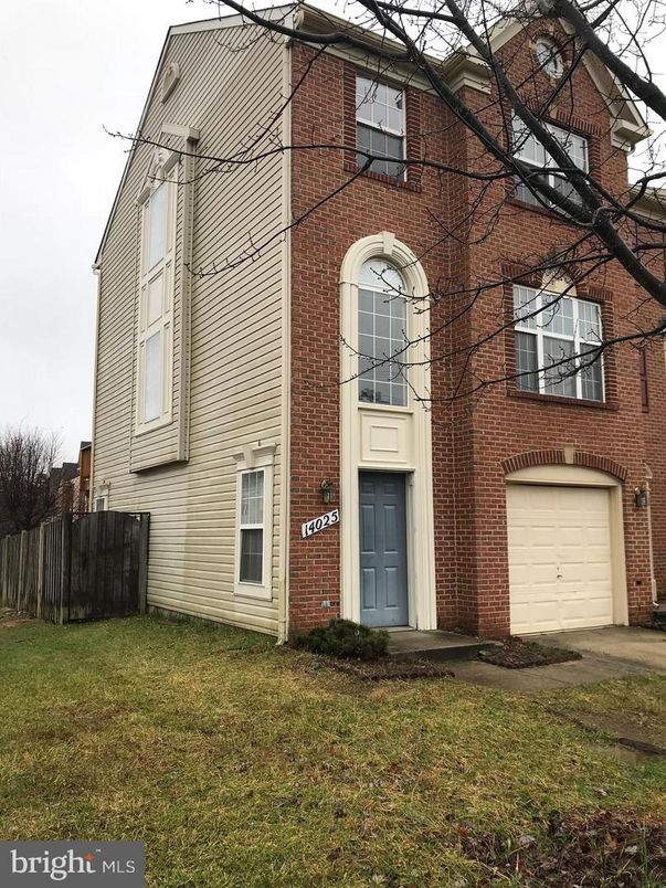 Attached, Exterior, Facade, Brick Facade, Rowhouse