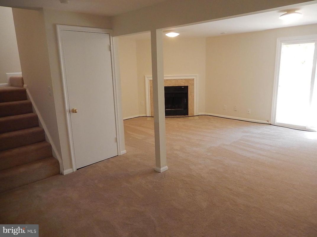 Empty room, Fireplace, Interior, Recessed Lighting