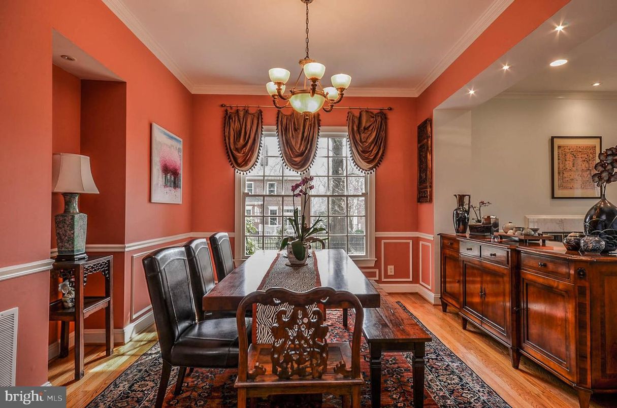 Chandelier, Dining room, Interior, Recessed Lighting, Wood Texture Flooring