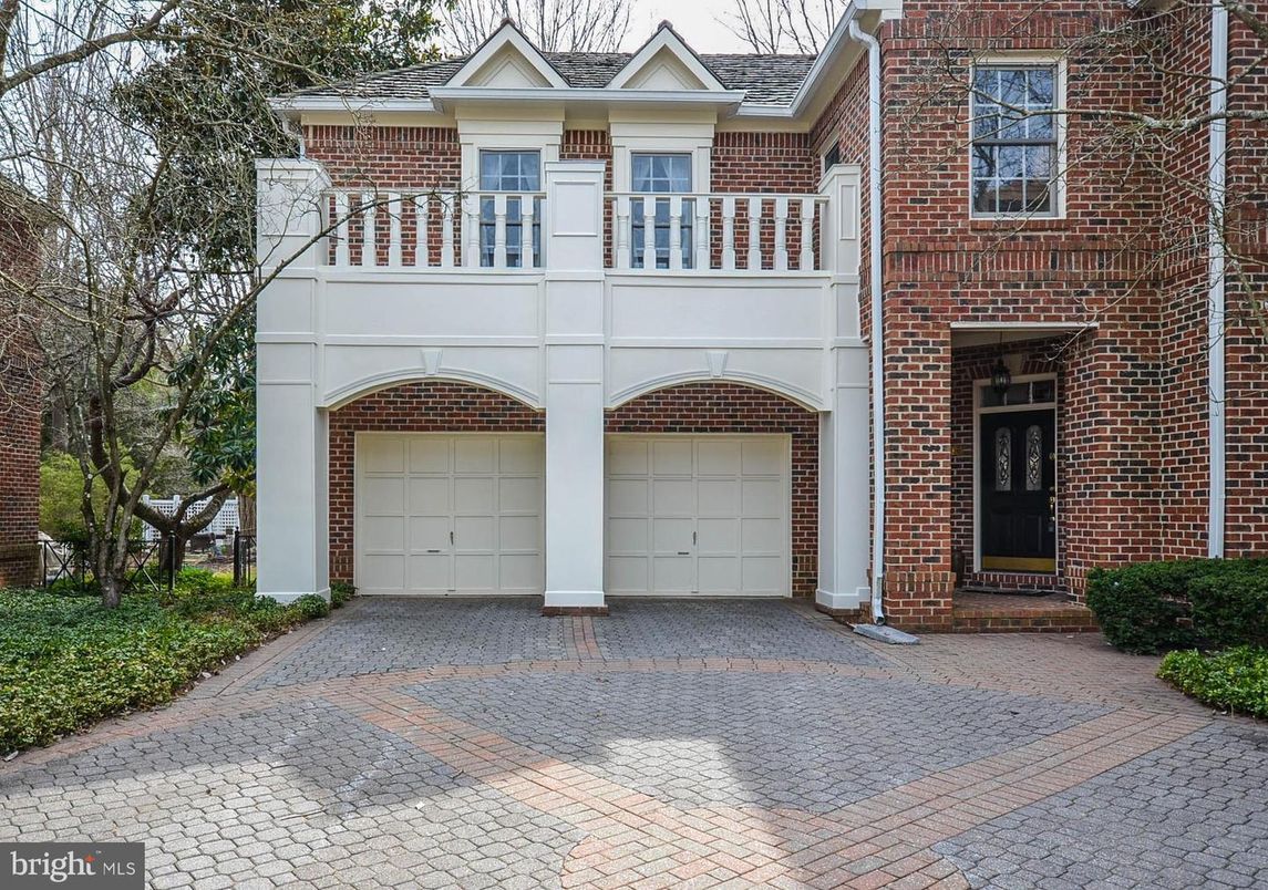 Attached, Exterior, Facade, Brick Facade, Rowhouse