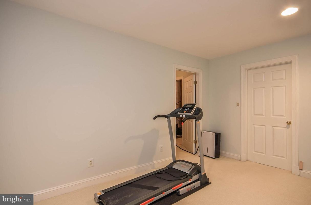 Fitness Equipment, Interior, Recessed Lighting
