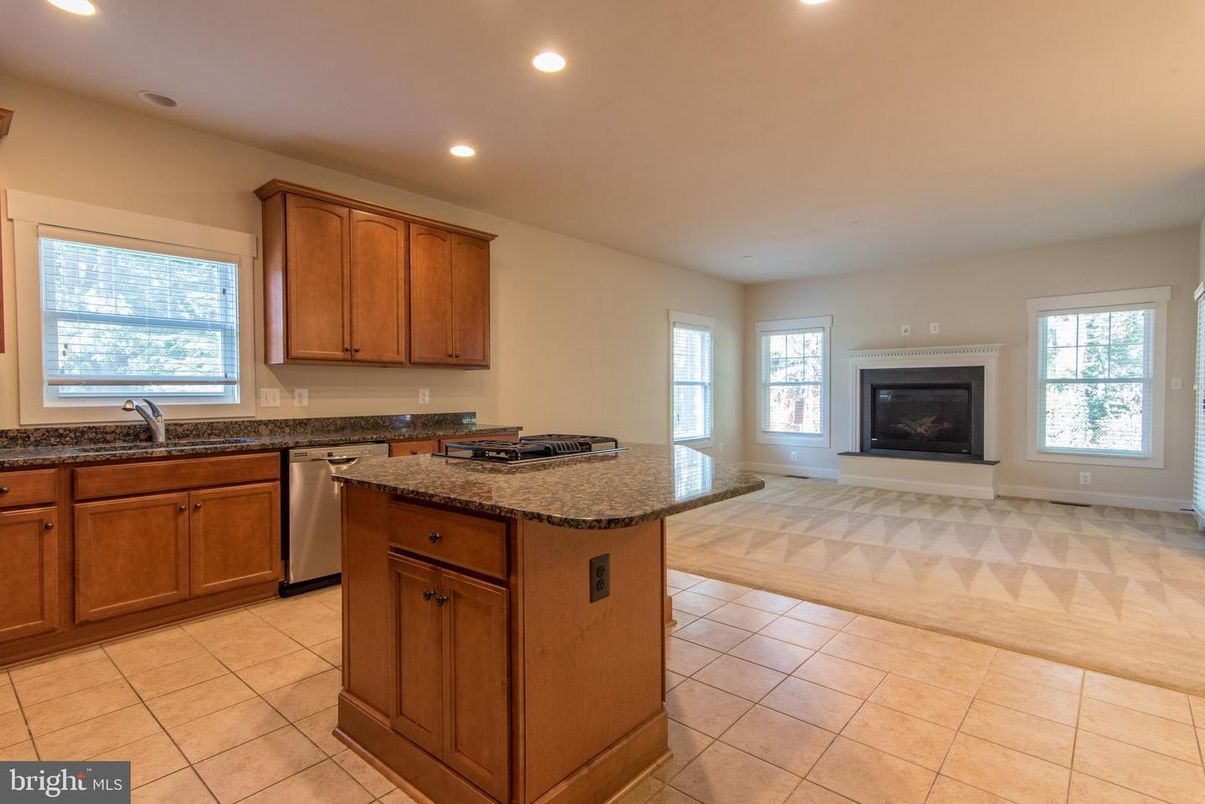 Fireplace, Interior, Kitchen, Recessed Lighting