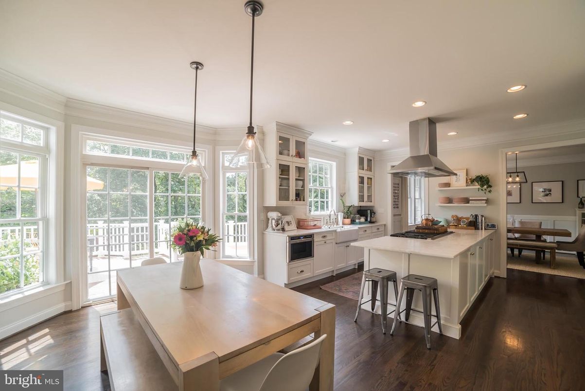 Dining room, Interior, Kitchen, Pendant Lights, Recessed Lighting, Stainless Steel Appliances, Wood Texture Flooring