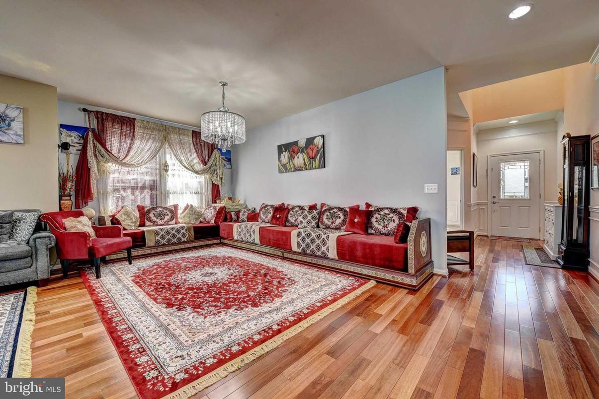 Chandelier, Interior, Living room, Recessed Lighting, Wood Texture Flooring
