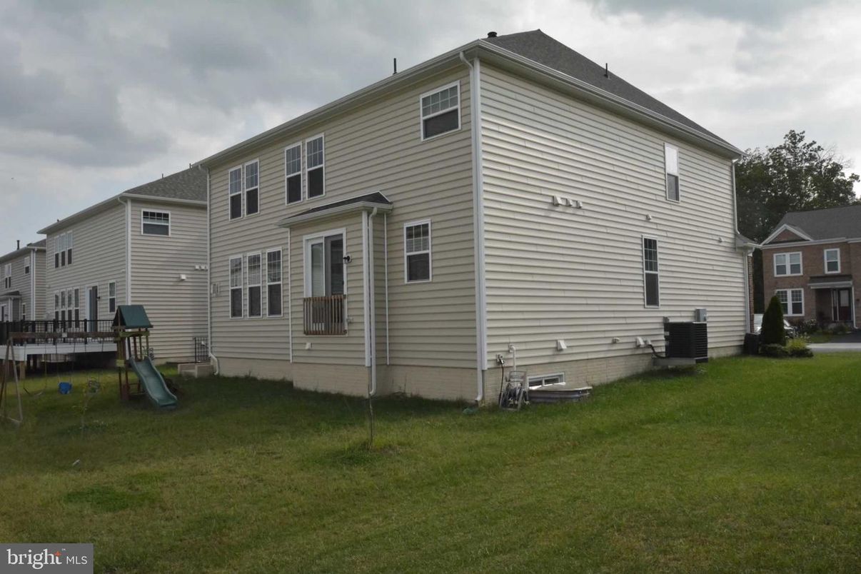 Backyard, Exterior, Playground