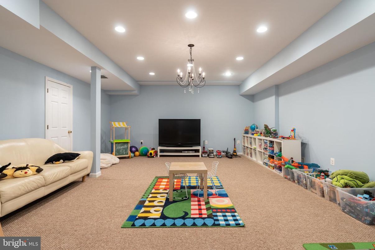 Chandelier, Interior, Recessed Lighting
