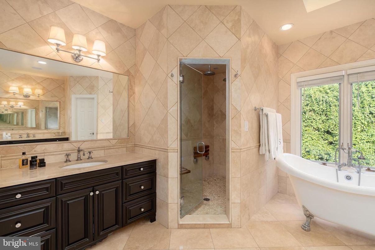 Bathroom, Free Standing Baths, Glass Shower, Interior, Recessed Lighting