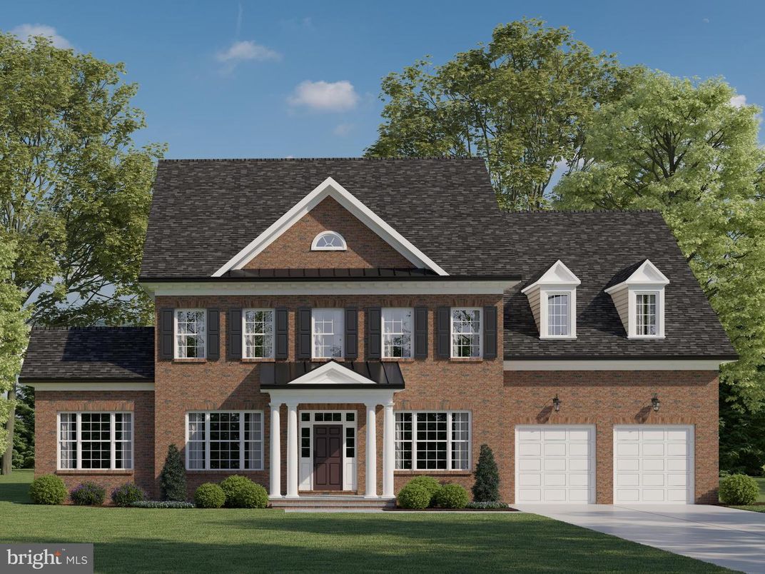 Attached, Exterior, Facade, Brick Facade, Georgian