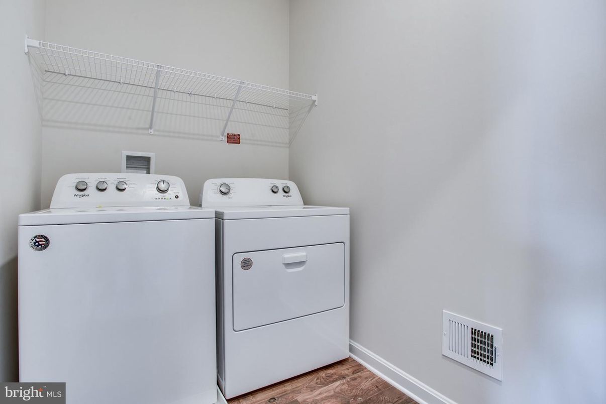 Interior, Utility Closets, Washer, Wood Texture Flooring
